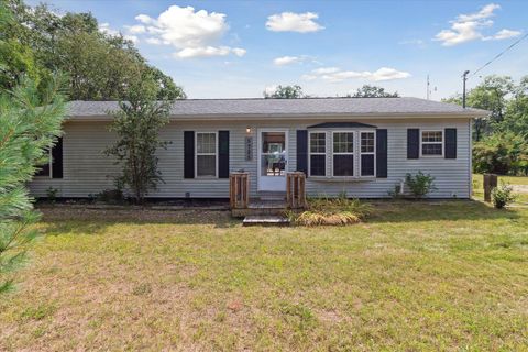 A home in Ogemaw Twp