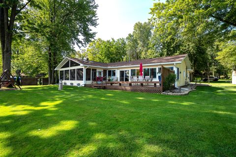 A home in Putnam Twp