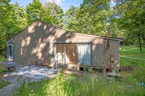 A home in Farmington Hills