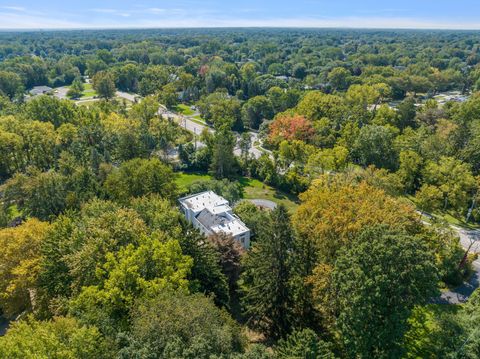 A home in Bloomfield Twp