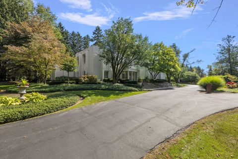 A home in Bloomfield Twp