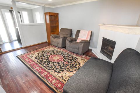 A home in WalledLakeCity_Oakland