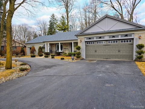 16945 Canterbury Street Livonia City Wayne MI 48154