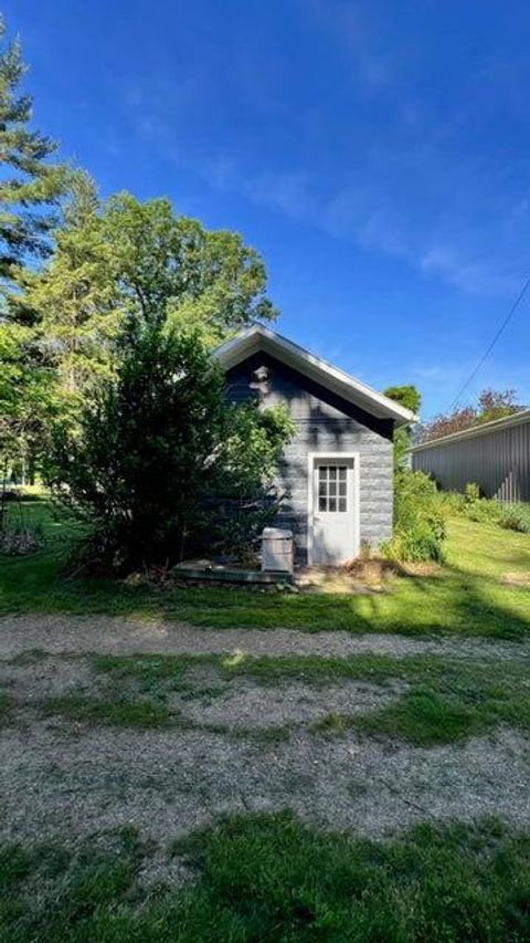 A home in Bloomingdale Twp