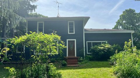 A home in Bloomingdale Twp