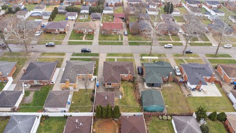 A home in Dearborn Heights