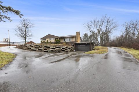 A home in Grand Blanc Twp