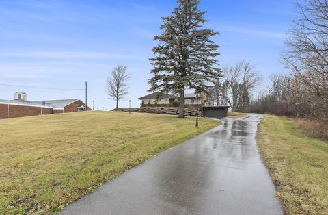 A home in Grand Blanc Twp