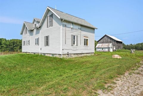 A home in Bear Lake Twp