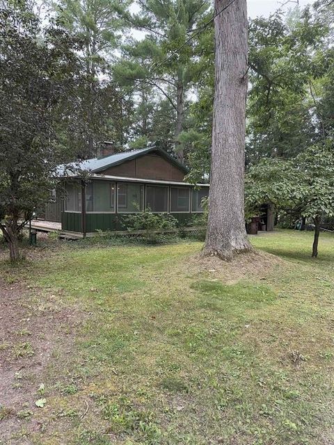 A home in Deep River Twp