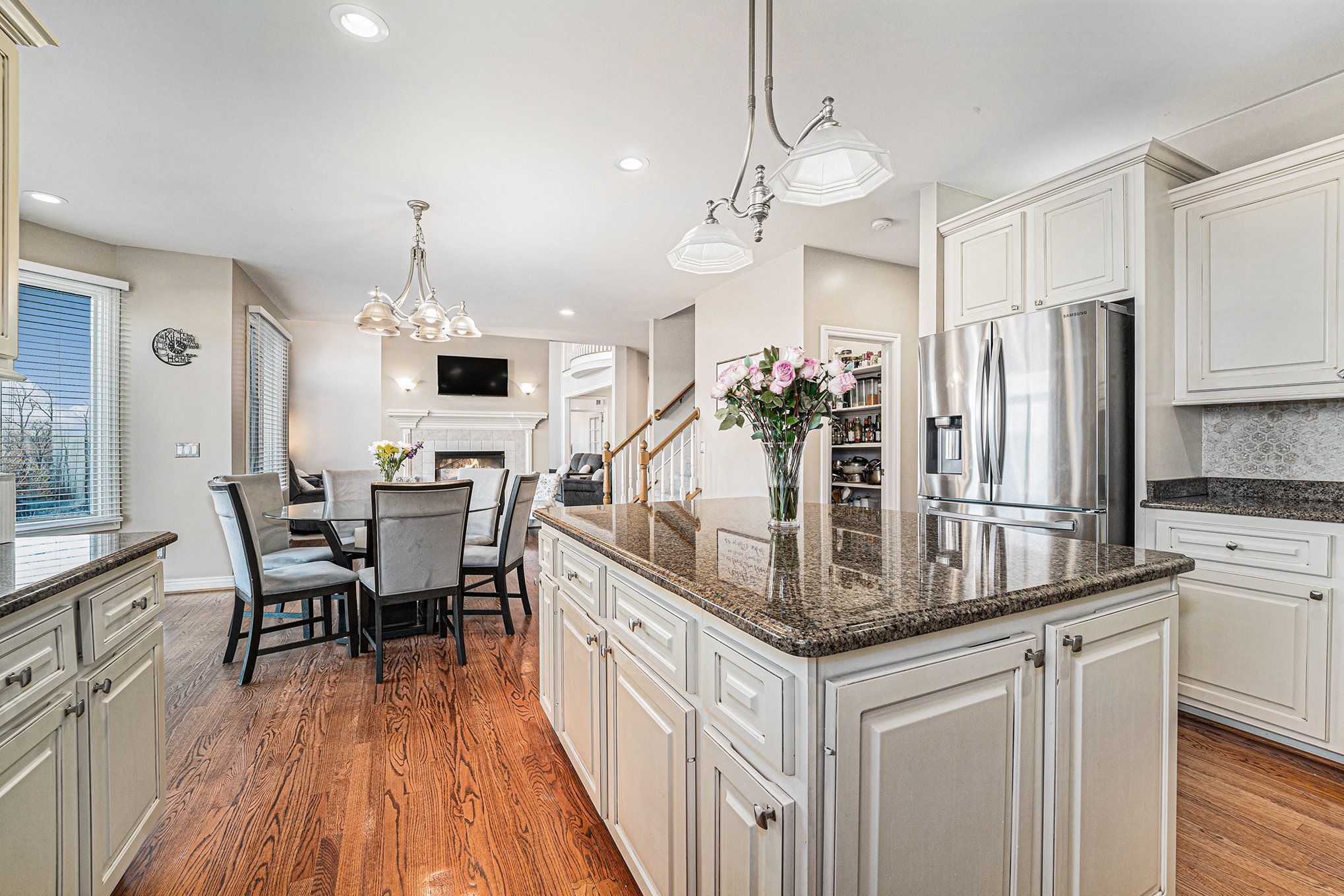 Rochester Hills, Michigan 48306, United States, 6 Bedrooms Bedrooms, ,6 BathroomsBathrooms,Residential,Pending,18649