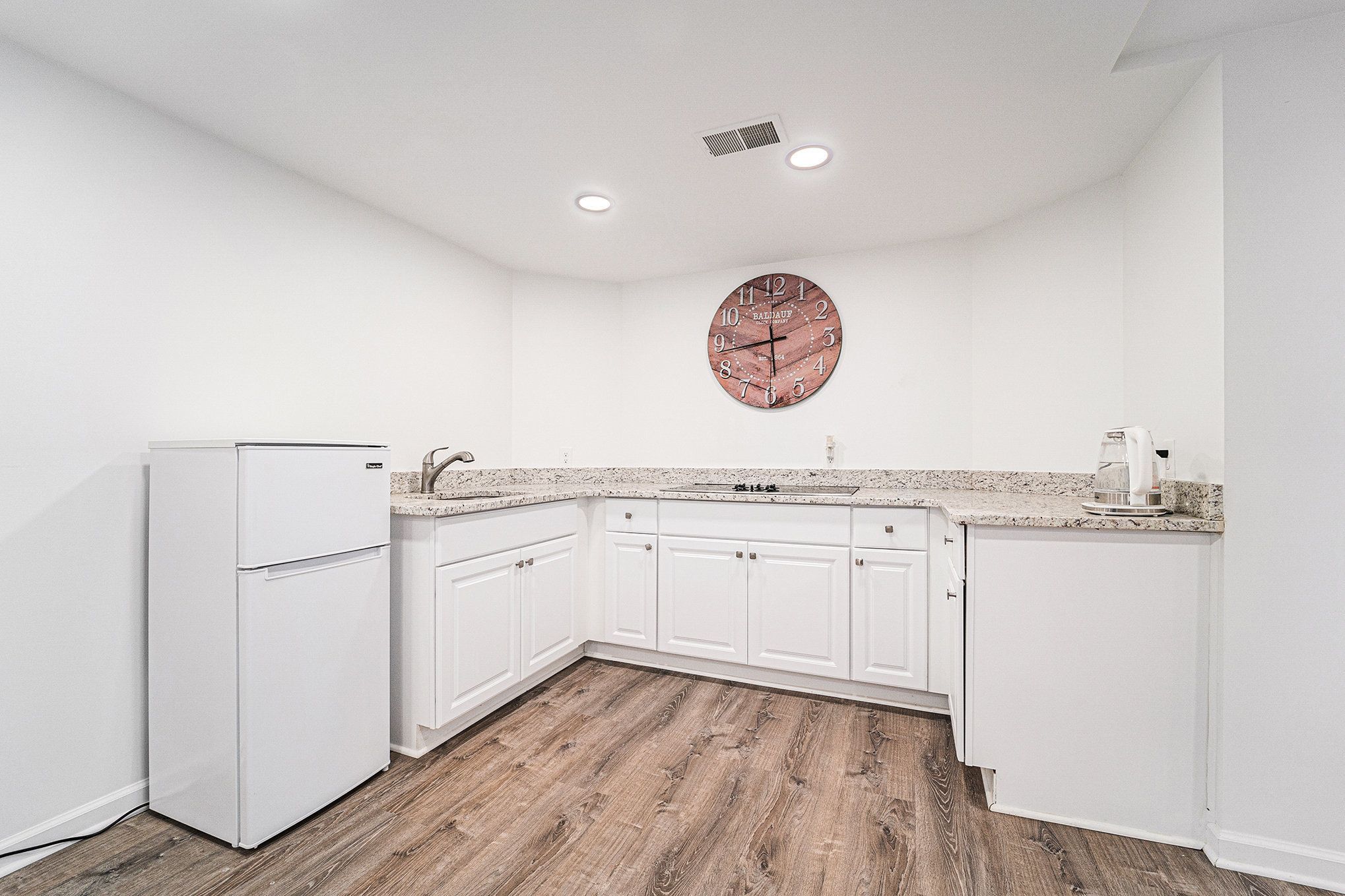 Rochester Hills, Michigan 48306, United States, 6 Bedrooms Bedrooms, ,6 BathroomsBathrooms,Residential,Pending,18649