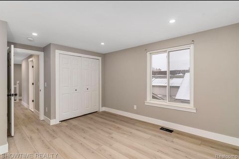 A home in ClintonCharterTownship_Macomb