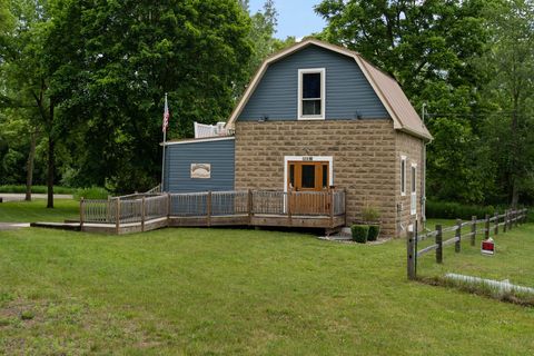 915 S CLINTON Street Stockbridge Village MI 49285