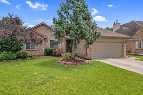 Photo of 48228 Lincoln Drive, Macomb Township, MI 48044 (MLS # 20230052483)