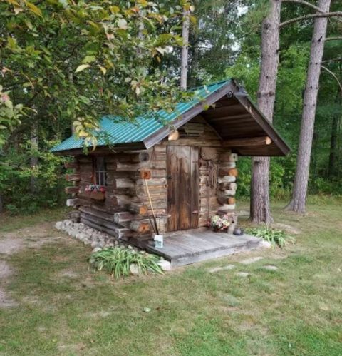 A home in Clam Union Twp