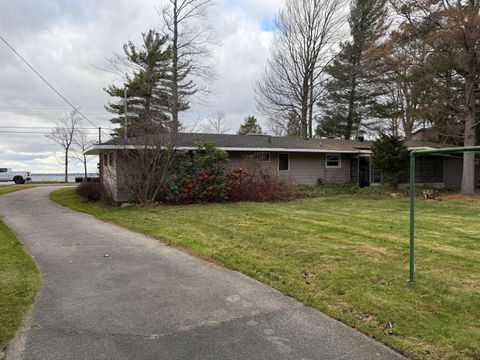 A home in Bear Lake Twp