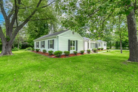 A home in Bingham Farms Vlg