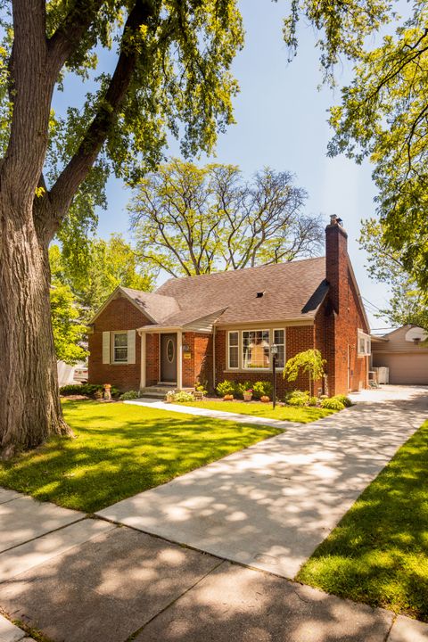 A home in Grosse Pointe Woods