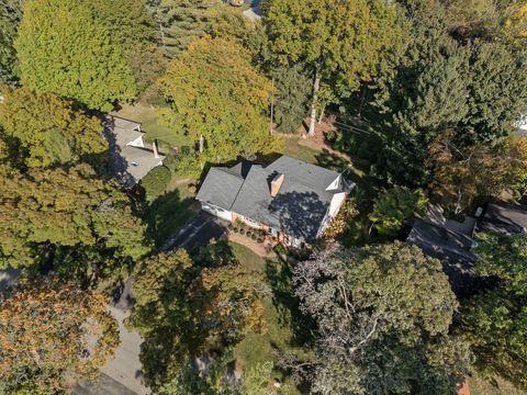 A home in Bloomfield Twp