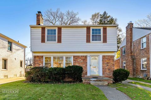 A home in Grosse Pointe Farms