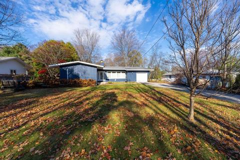 A home in Suttons Bay Twp