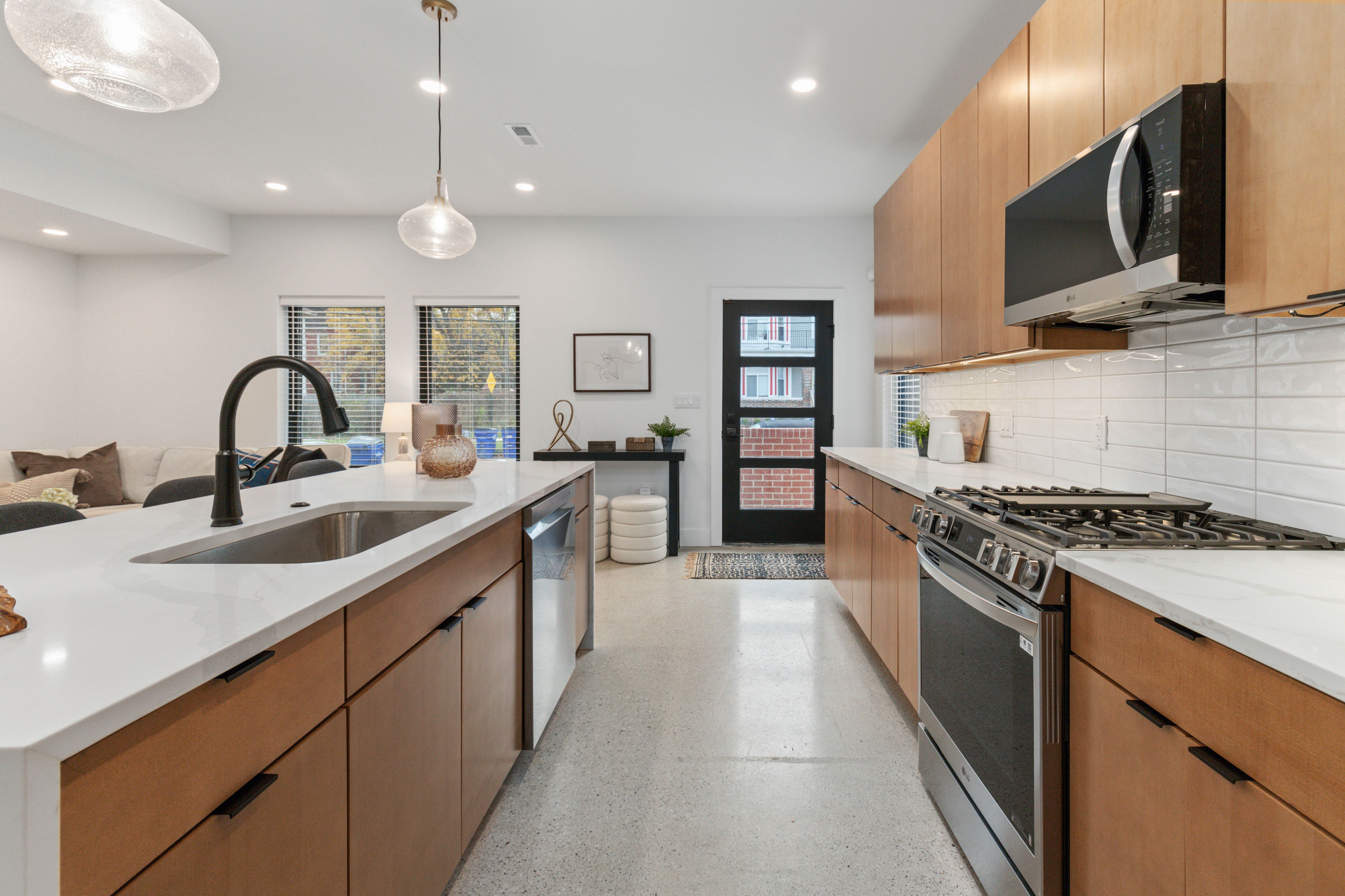 1636 Merrick Street 8
