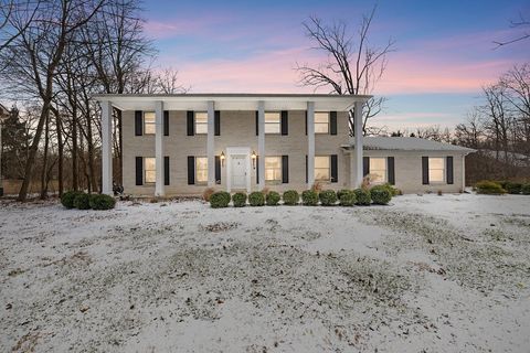 A home in Grosse Ile Twp