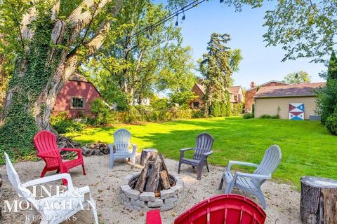 A home in Grosse Pointe Farms