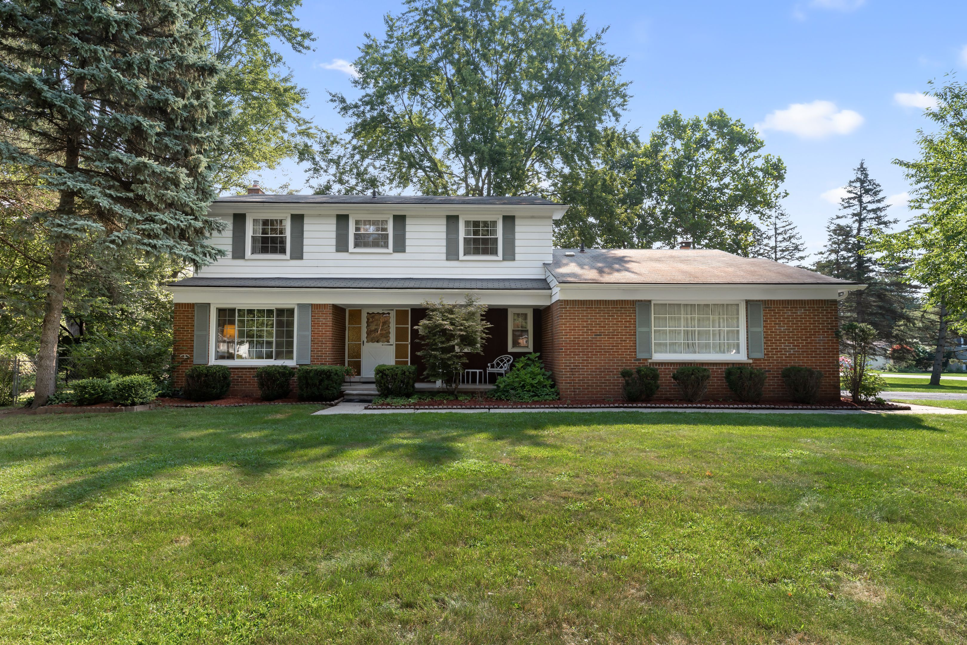 View Livonia, MI 48154 house