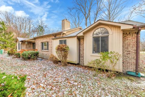 A home in West Bloomfield Twp