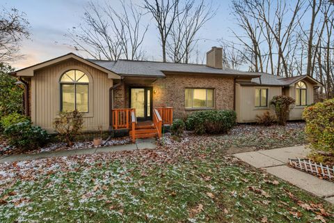 A home in West Bloomfield Twp