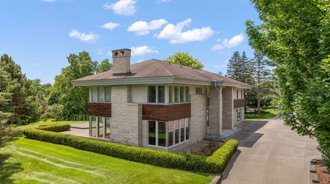 A home in Bloomfield Hills