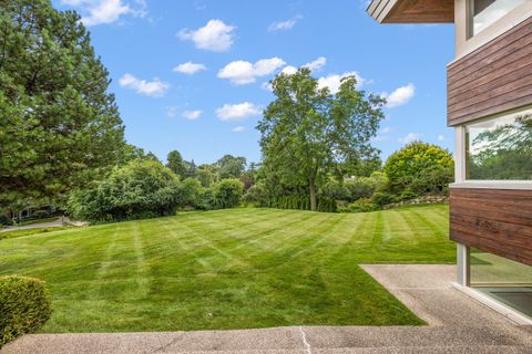 A home in Bloomfield Hills