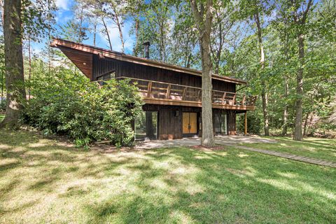 A home in Laketown Twp