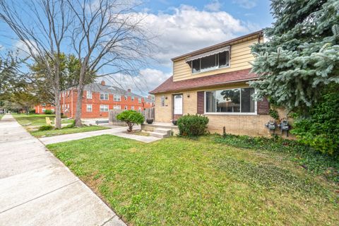 A home in Harper Woods