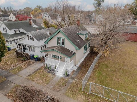 A home in Bay City