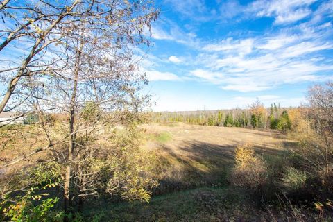 0000 N Garfield Woods Drive Garfield Charter Township Grand Traverse MI 49686