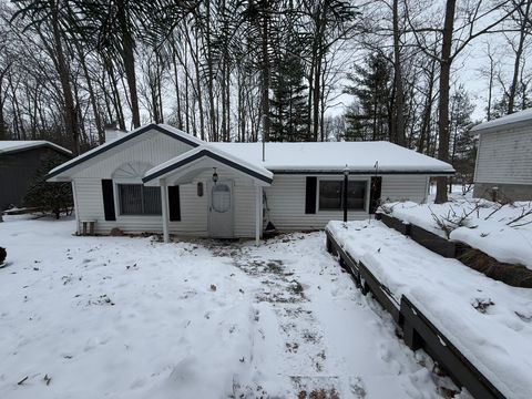 A home in Lyon Twp