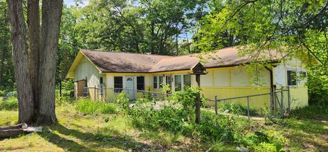 A home in Roscommon Twp