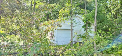 A home in Roscommon Twp