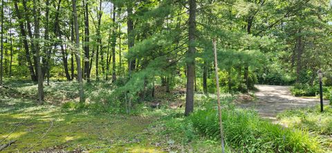 A home in Roscommon Twp