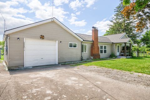 A home in Grand Blanc Twp