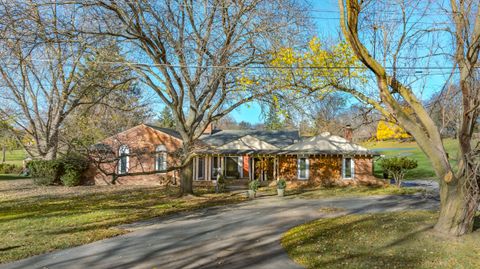 A home in Bloomfield Twp