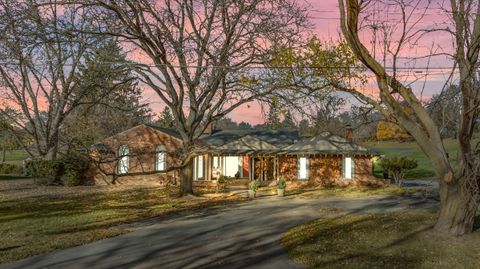 A home in Bloomfield Twp