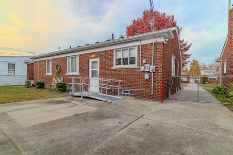 A home in Harper Woods