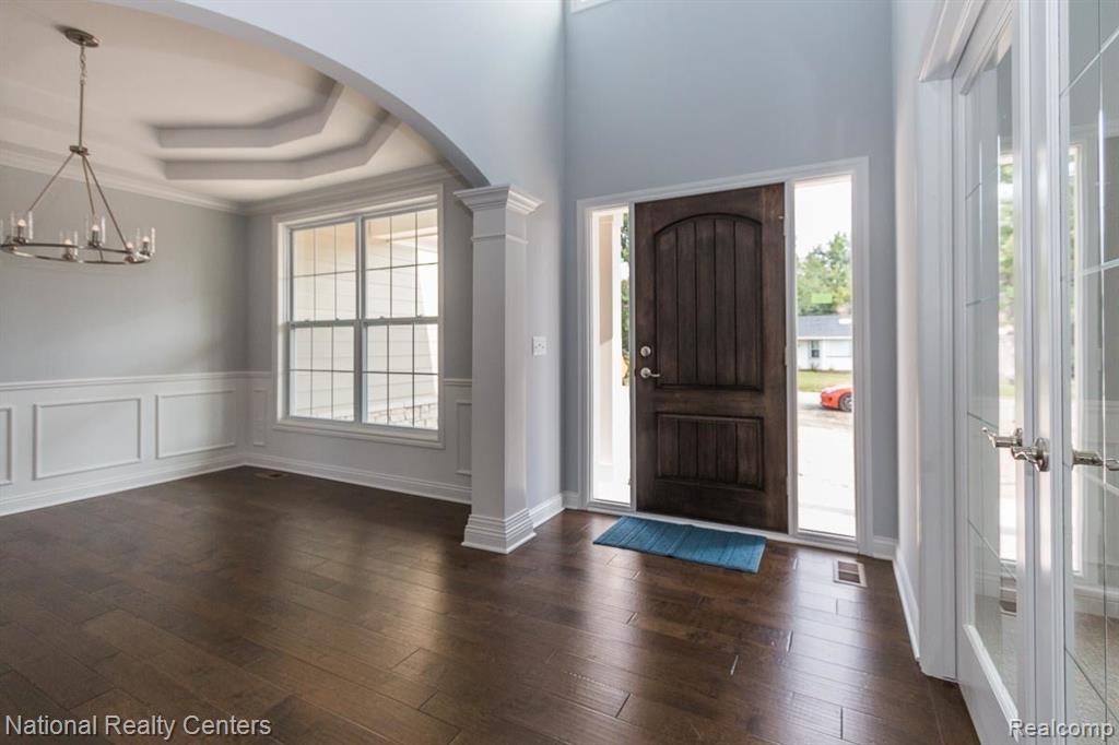 7670 Maple Ridge Court