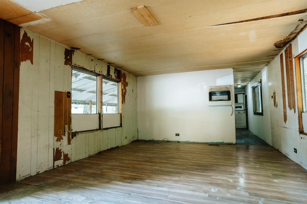 Photo 5 of 11 of 4726 Luanne Lane mobile home