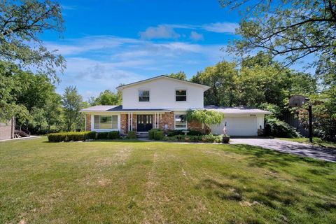 A home in West Bloomfield Twp