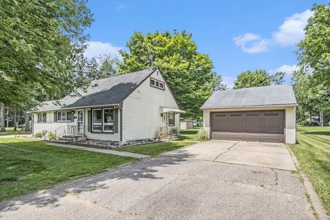 A home in Pennfield Twp